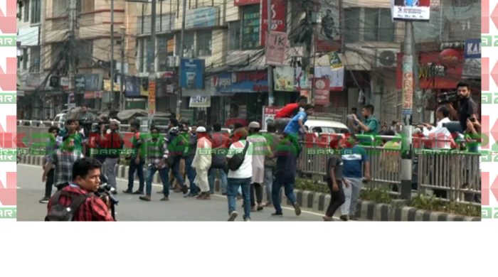 মিরপুরে সাকিবভক্তদের সঙ্গে ধাওয়া-পাল্টা ধাওয়া